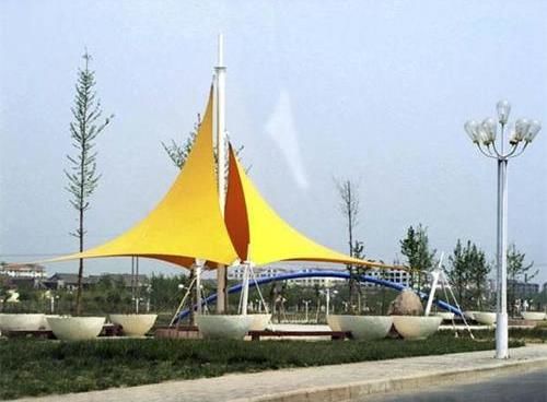 建筑防爆膜的基材及主要功用是什么？